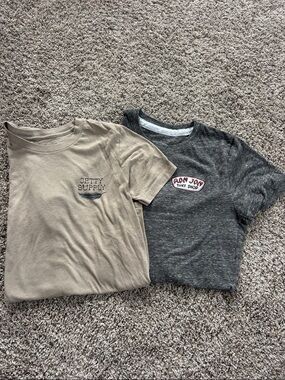 Lot of 2 cotton popular surf brand tshirts Ron Jon Gray and Jetty tan